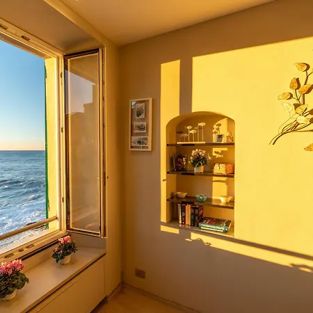 Aurora 2&2, Emma شقة *