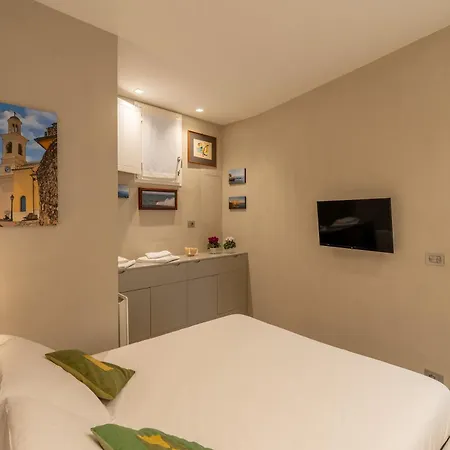 Aurora 2&2, Emma شقة *